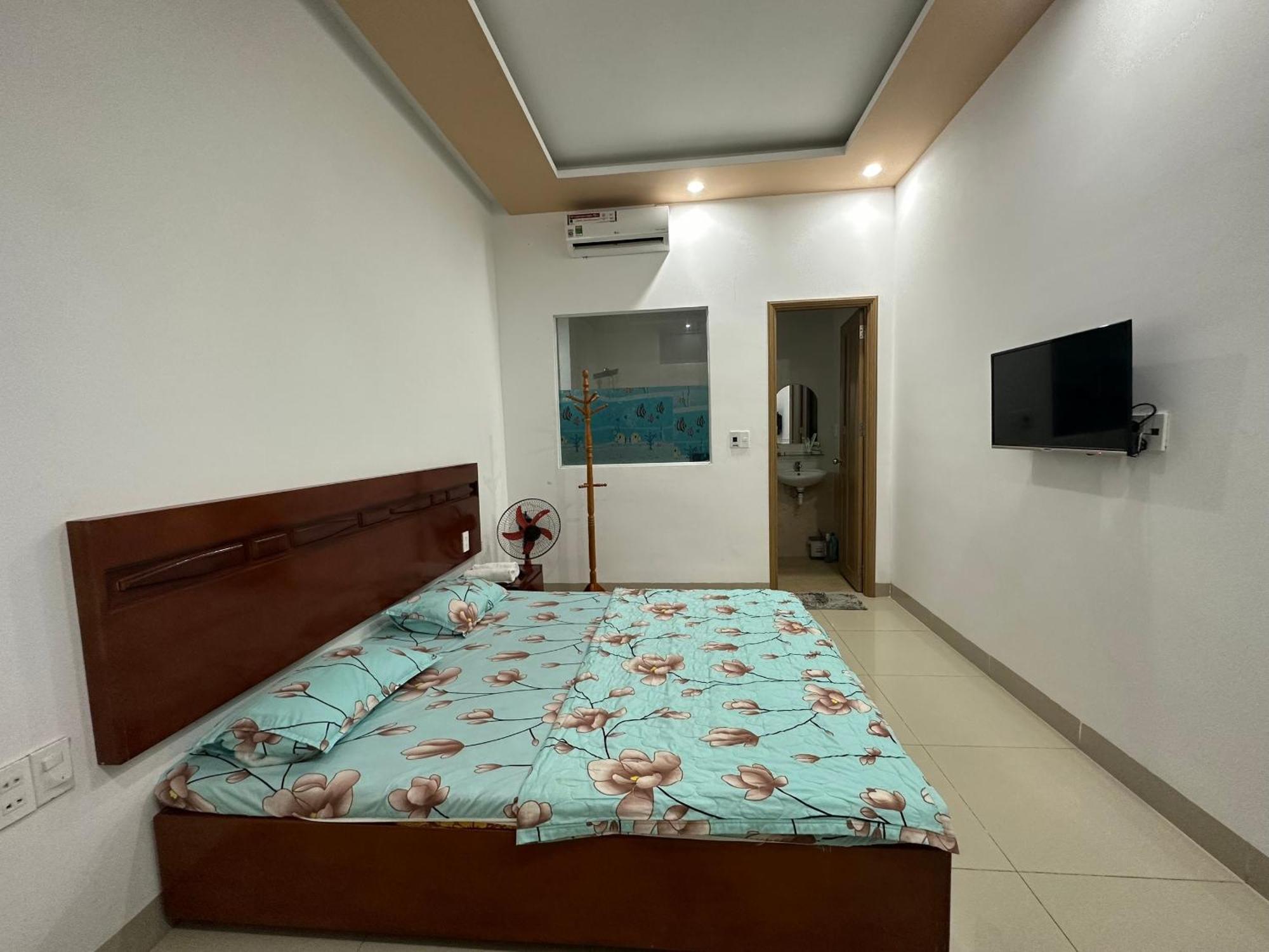 Oyo 1191 Happy Hotel 2*