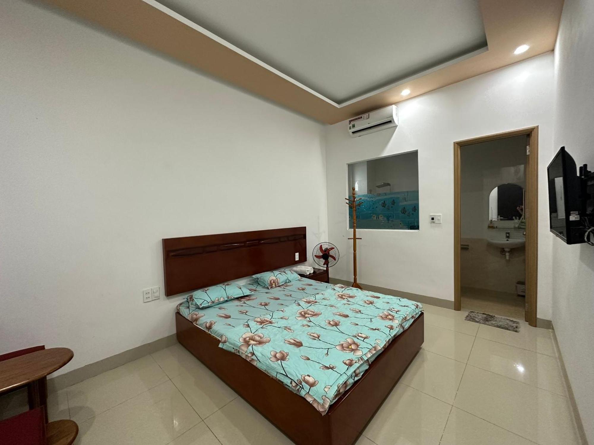 Oyo 1191 Happy Hotel 2*